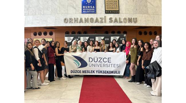 Düzce Meslek Yüksekokulu Öğrencisi Bursa Fashion Week-7’de Finale Kaldı