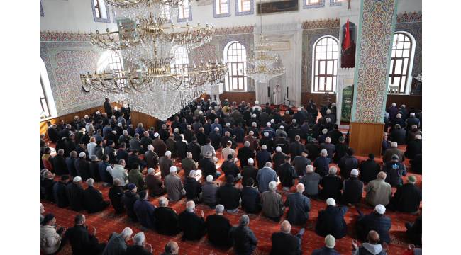 DEPREM ŞEHİTLERİ DUALARLA ANILDI