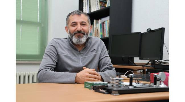 Düzce Üniversitesi Öğretim Üyesi Prof. Dr. Akif Keten, Sahipsiz Köpekler Hakkında Açıklamalarda Bulundu