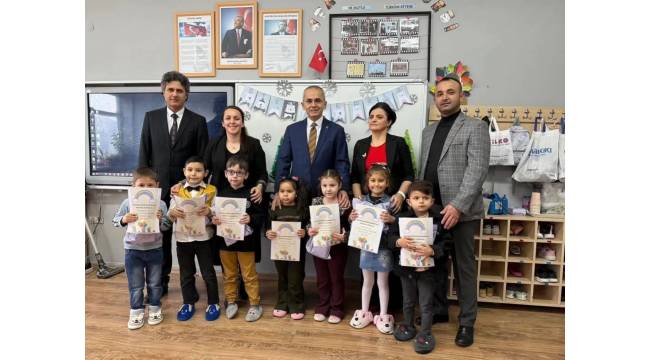 Kaymakam Deniz PİŞKİN, Akçakoca Tepeköy İlkokulu ve Ortaokulu'nda Karne Heyecanına Ortak Oldu