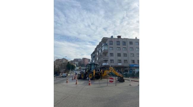 Merkez Camii Önünde Çöken Altyapı Hattı Revize Çalışması Başlatıldı