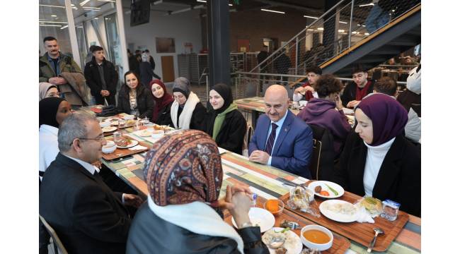 Düzce Üniversitesi Yemekhanelerinde Yöresel Lezzetler Mensuplarla Buluşuyor